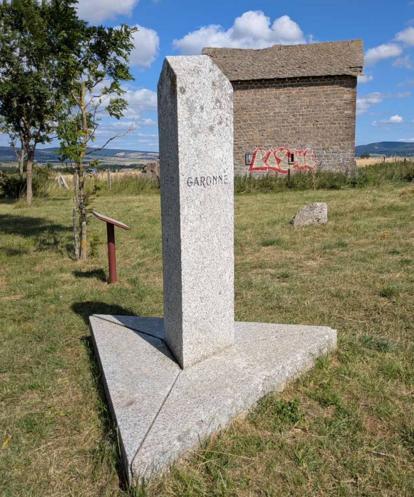 Stèle du tripoint, côté Garonne