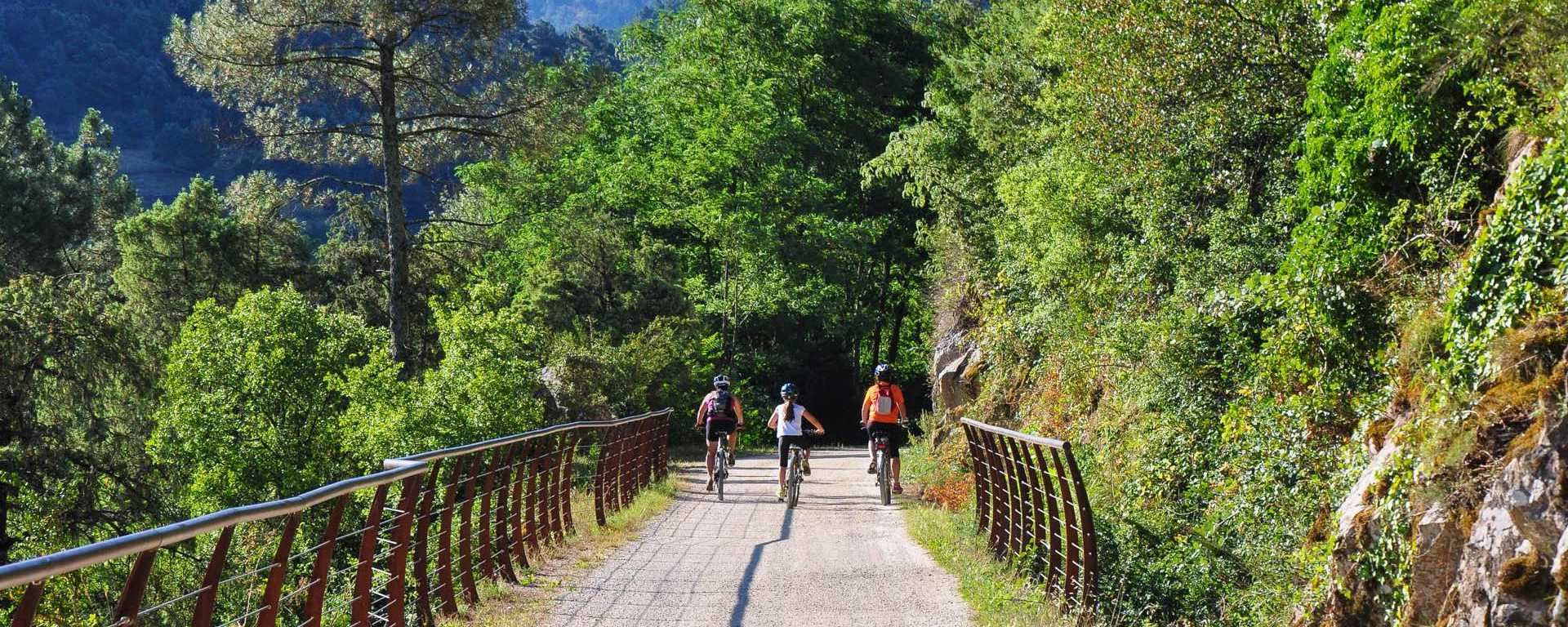 Véloroute et voie verte en Ardèche