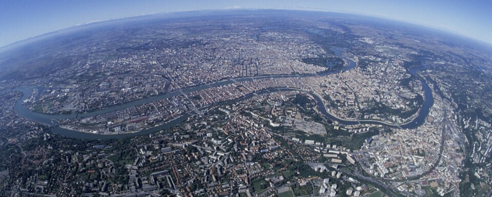Vue aérienne de la métropole de Lyon, vallée du Rhône