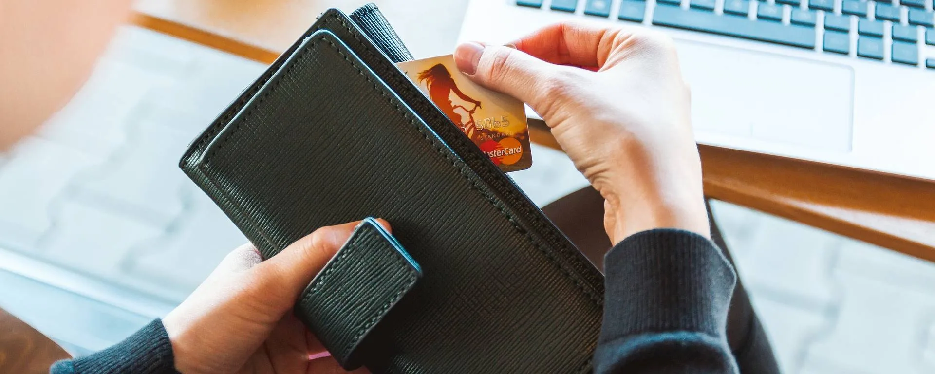 Cartes, papiers perdus ou volés : que faire pour les refaire ?